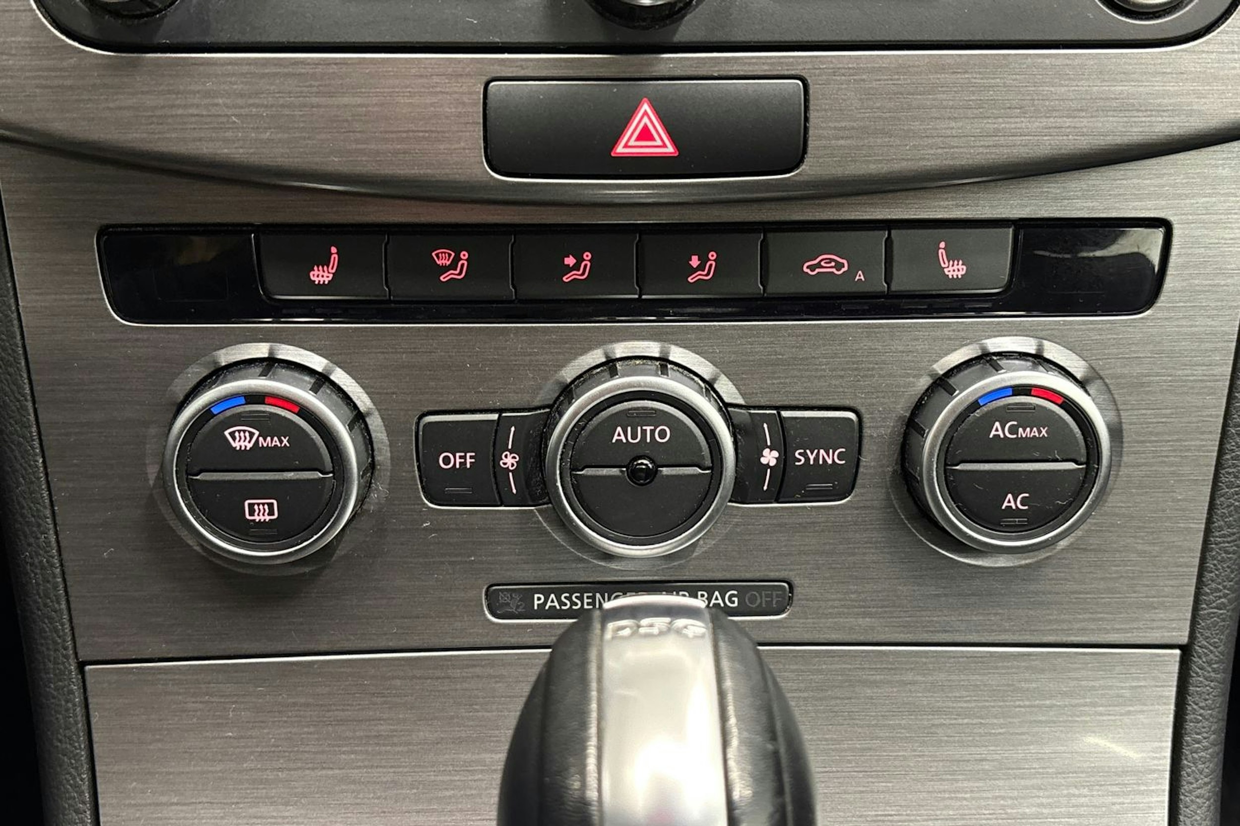 Ruskea (beige) Volkswagen PASSAT 2012 kuva 19.