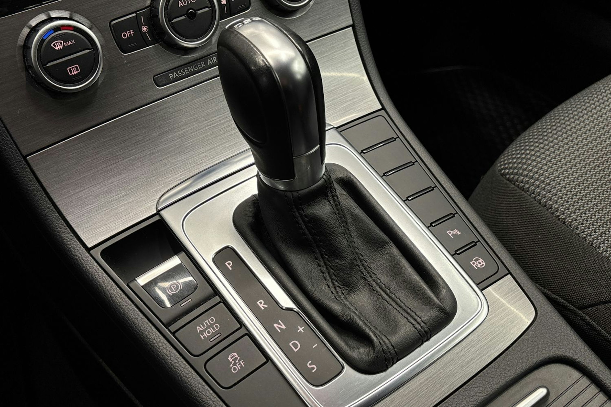 Ruskea (beige) Volkswagen PASSAT 2012 kuva 20.