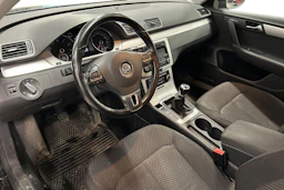 musta Volkswagen Passat 2012 kuva 3.