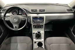 musta Volkswagen Passat 2012 kuva 7.