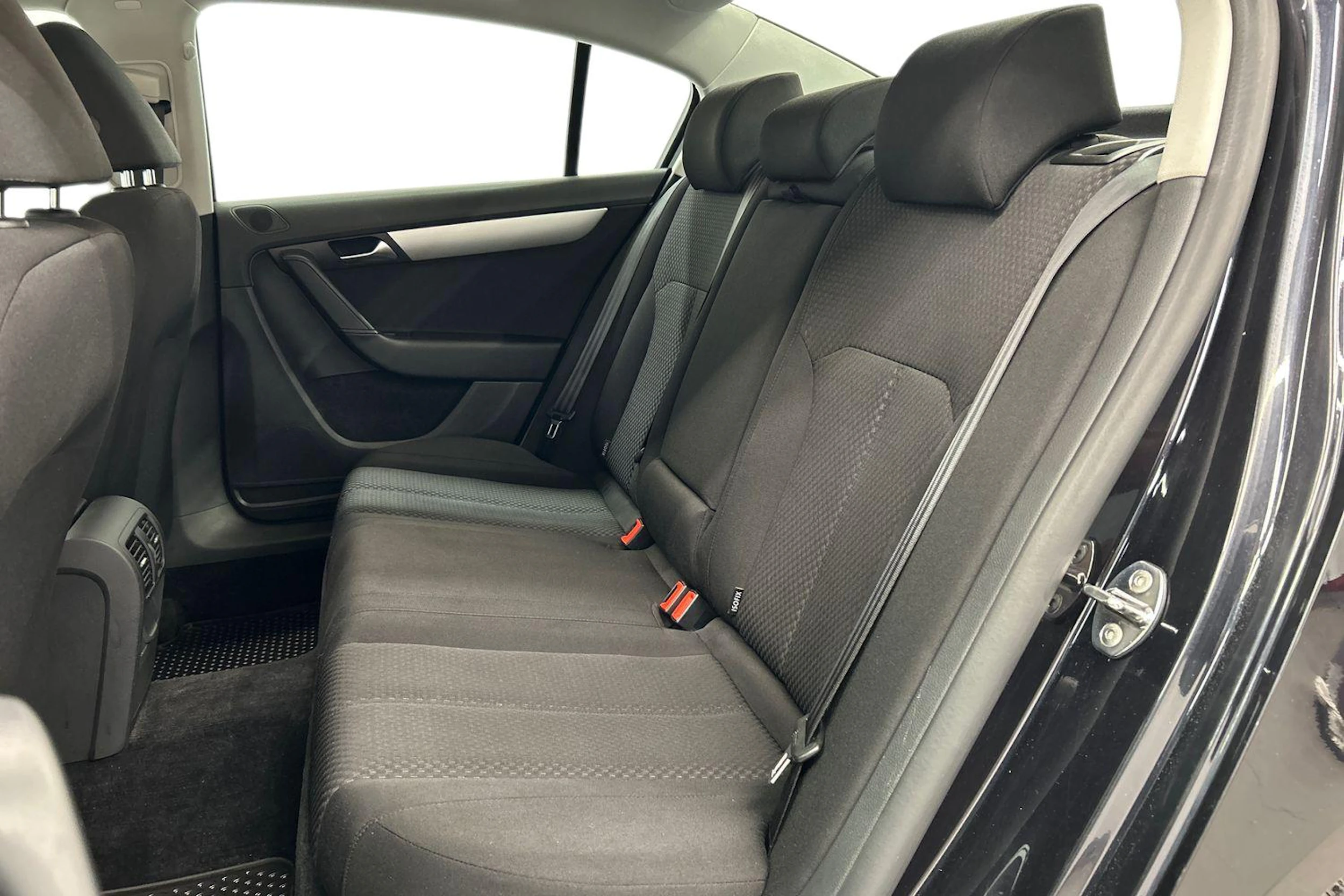 musta Volkswagen Passat 2012 kuva 8.