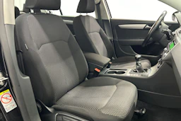 musta Volkswagen Passat 2012 kuva 11.