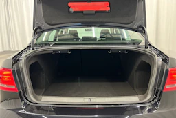 musta Volkswagen Passat 2012 kuva 12.