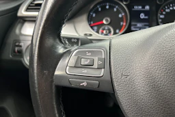 musta Volkswagen Passat 2012 kuva 14.