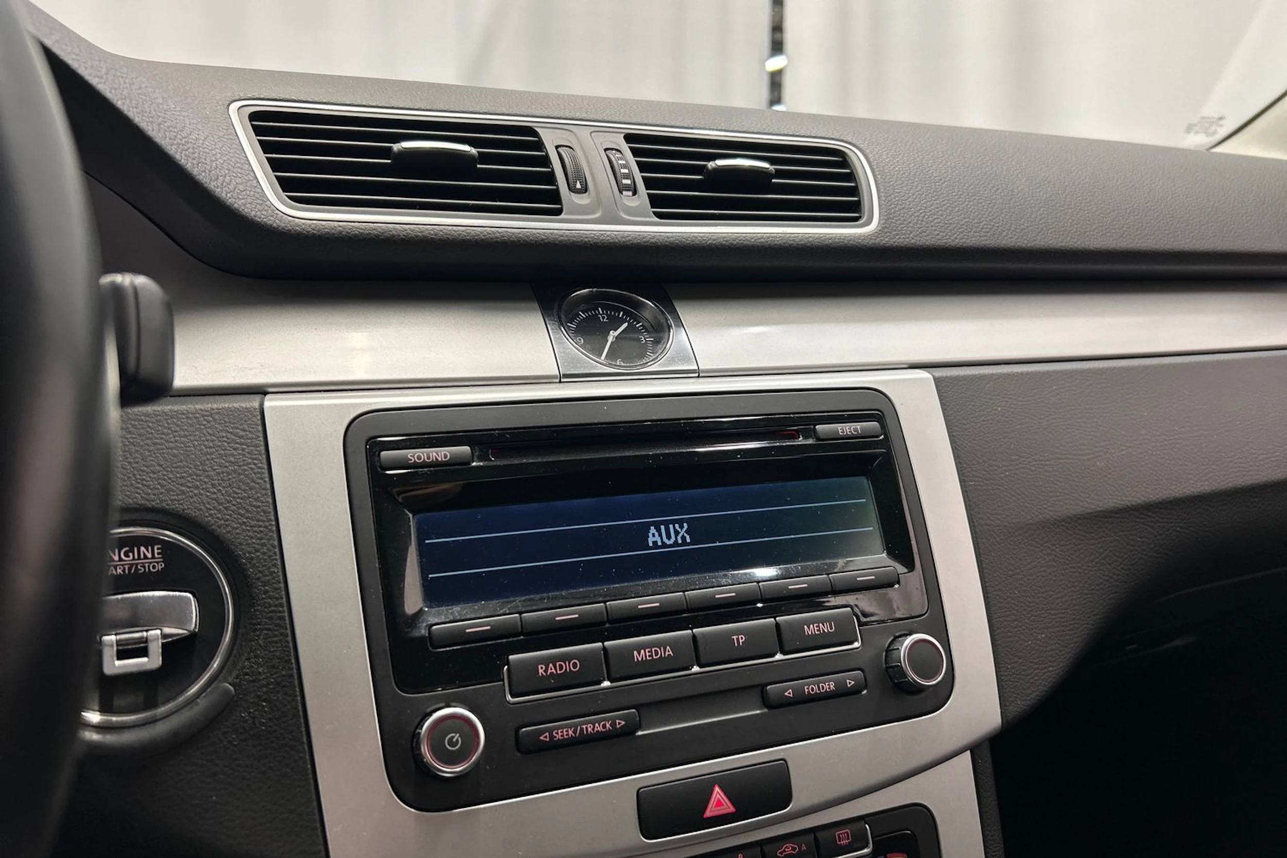 musta Volkswagen Passat 2012 kuva 16.