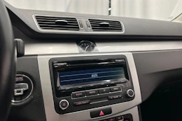 musta Volkswagen Passat 2012 kuva 16.