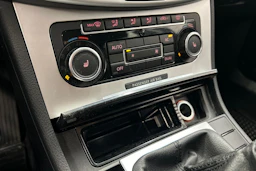 musta Volkswagen Passat 2012 kuva 17.