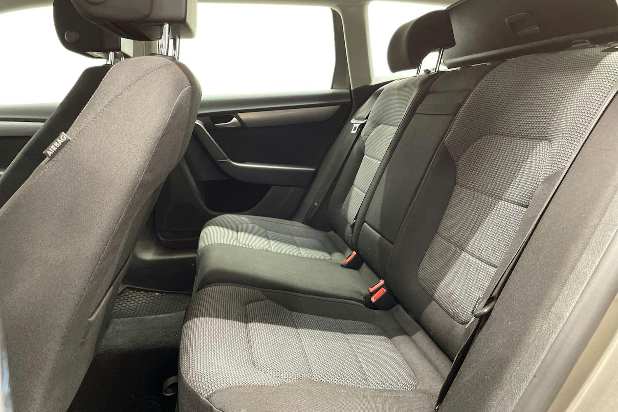 Ruskea (beige) Volkswagen PASSAT 2012 kuva 10.