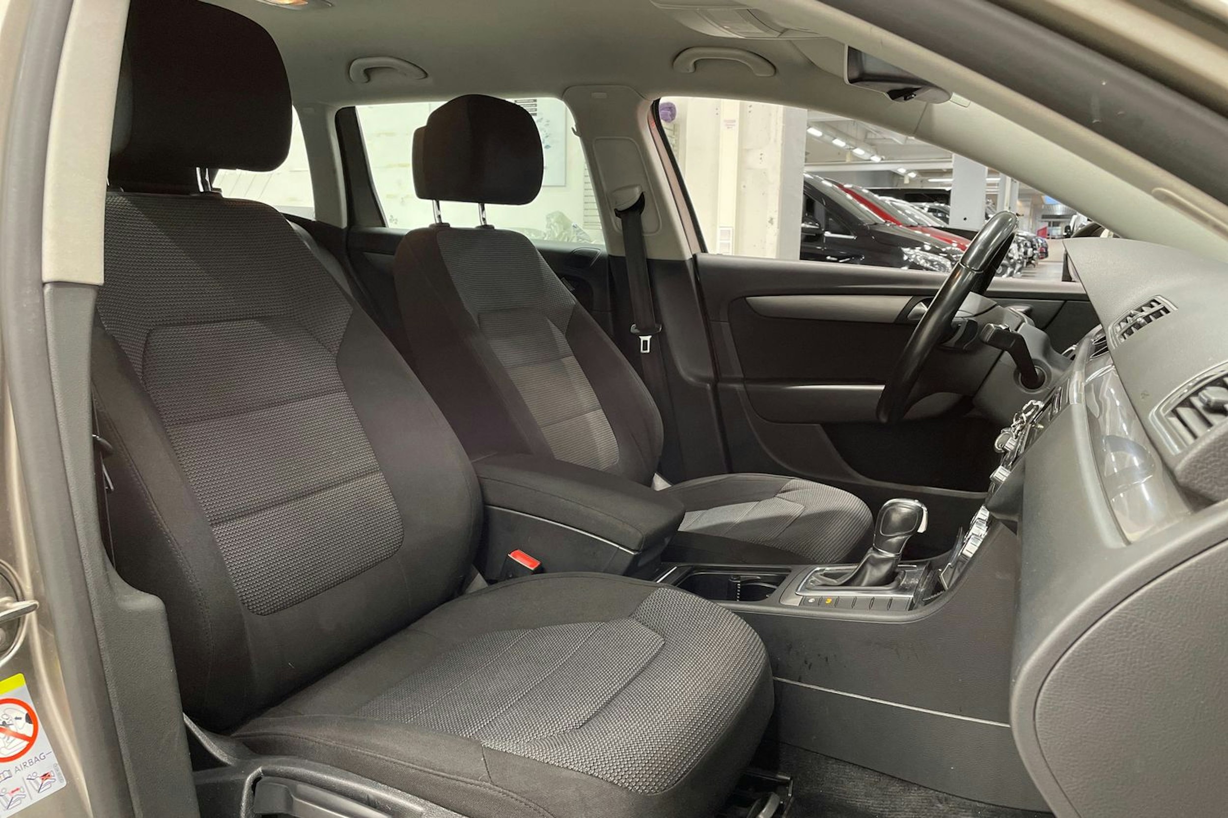 Ruskea (beige) Volkswagen PASSAT 2012 kuva 25.