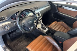 Valkoinen Volkswagen PASSAT 2012 kuva 7.