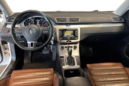 Valkoinen Volkswagen PASSAT 2012 kuva 9.