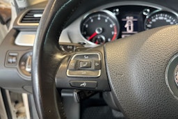 Valkoinen Volkswagen PASSAT 2012 kuva 15.