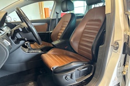 Valkoinen Volkswagen PASSAT 2012 kuva 20.