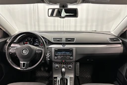 musta Volkswagen Passat 2012 kuva 11.