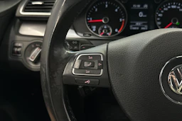 musta Volkswagen Passat 2012 kuva 13.