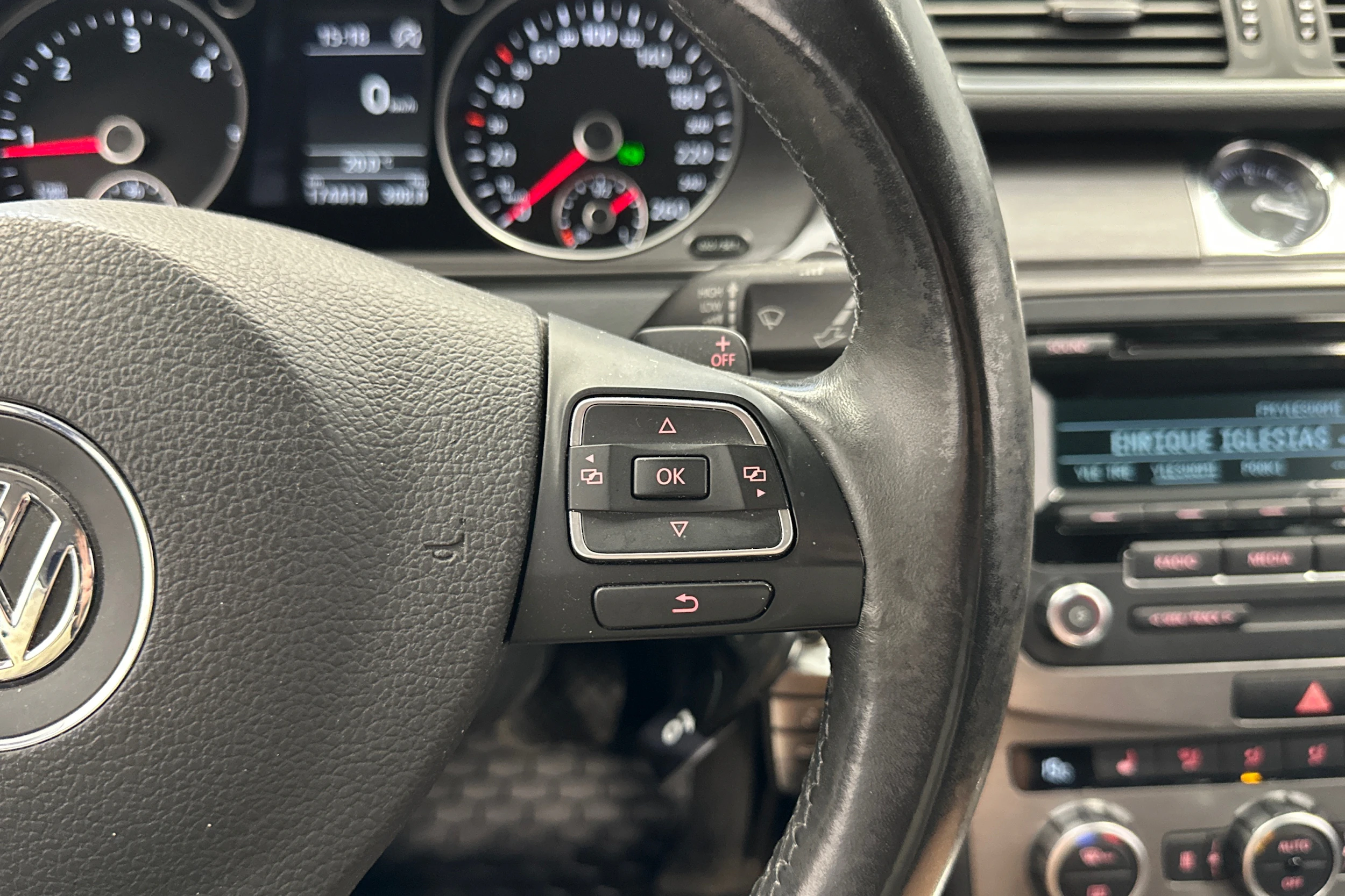 musta Volkswagen Passat 2012 kuva 14.