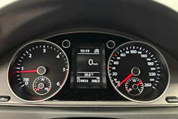 musta Volkswagen Passat 2012 kuva 15.