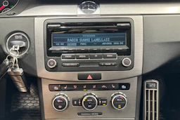 musta Volkswagen Passat 2012 kuva 16.