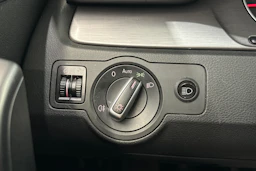 musta Volkswagen Passat 2012 kuva 19.