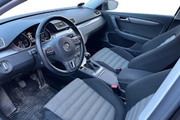 ruskea (beige) Volkswagen Passat 2013 kuva 3.