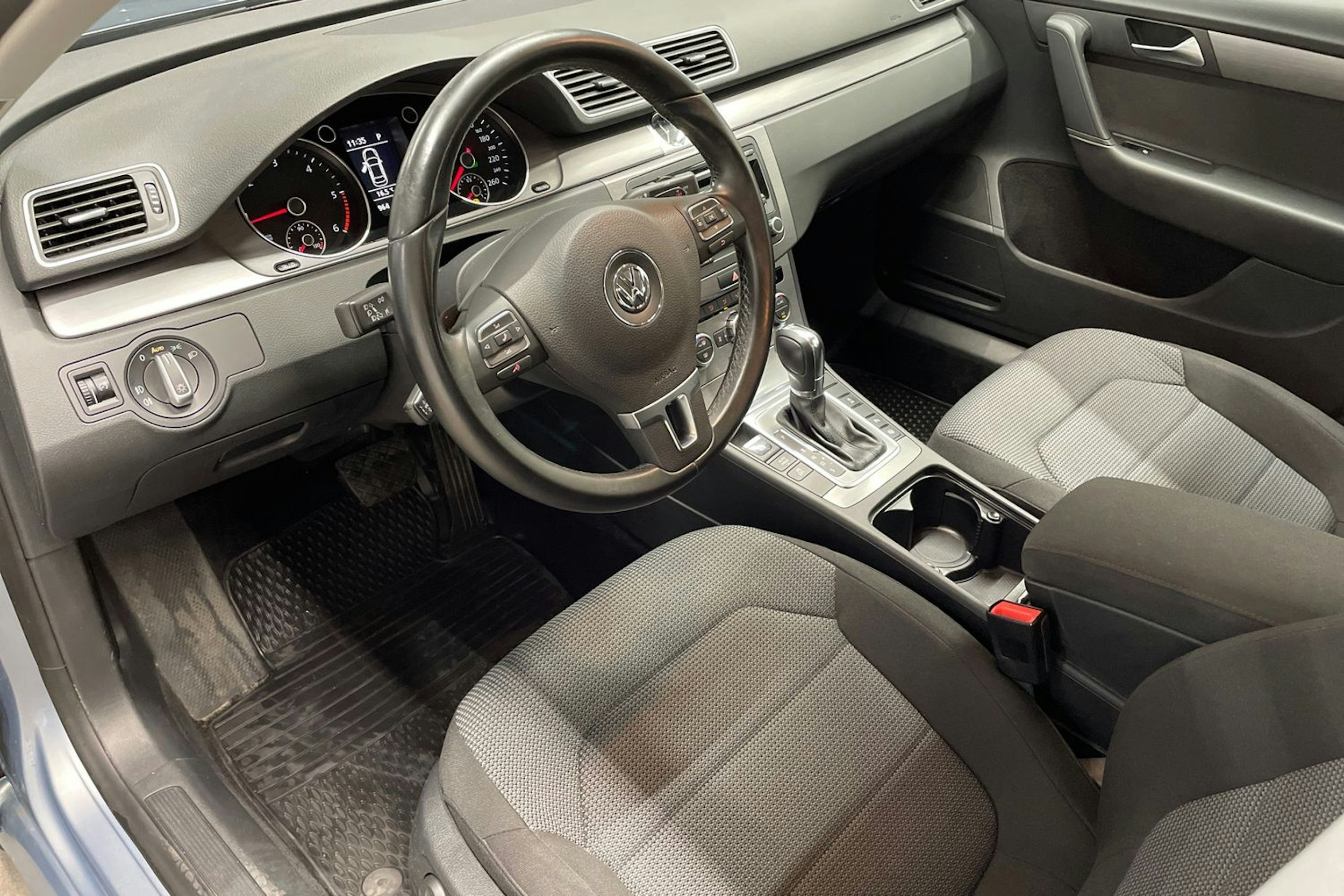 Harmaa Volkswagen PASSAT 2013 kuva 7.