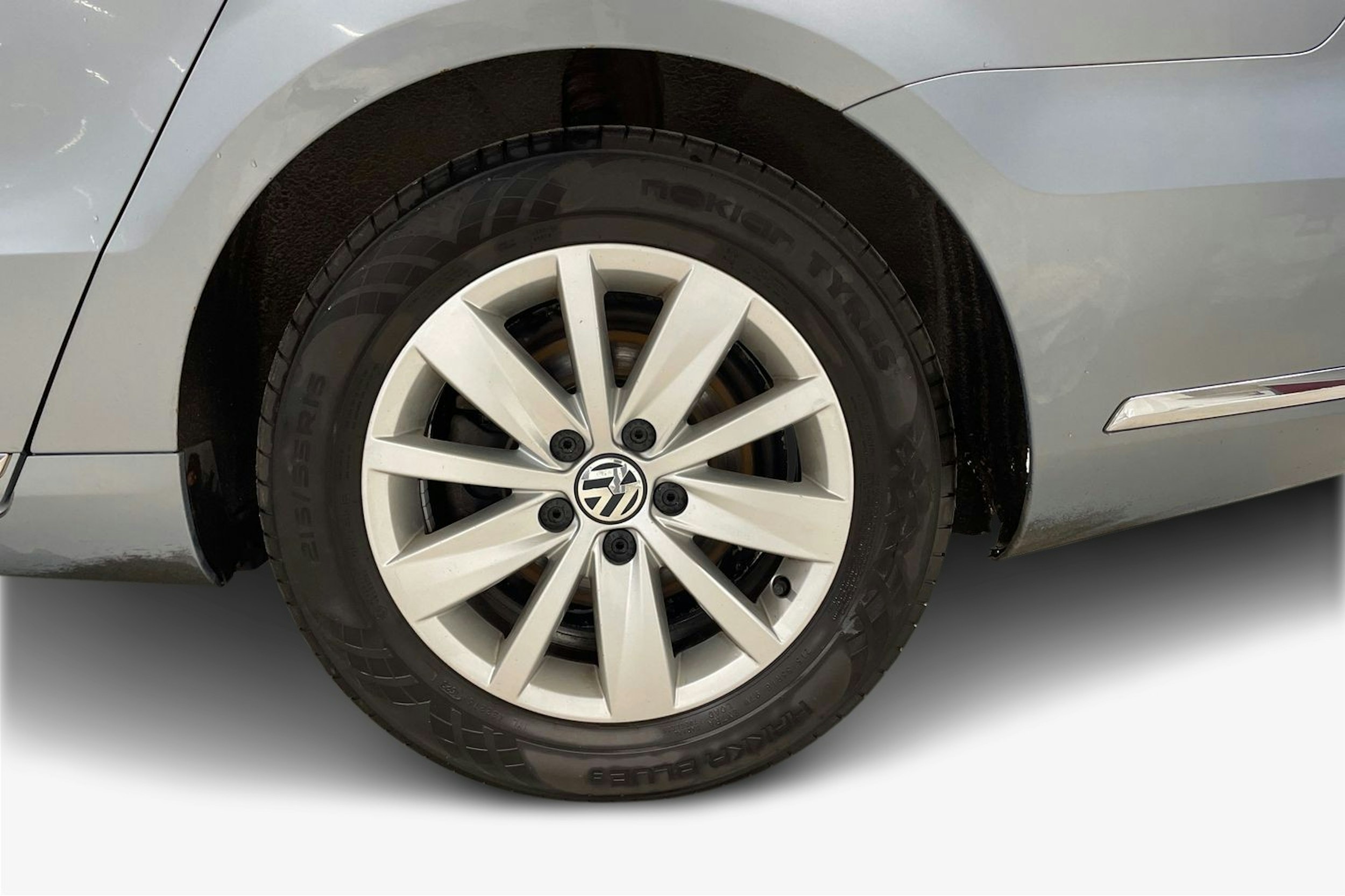 Harmaa Volkswagen PASSAT 2013 kuva 11.