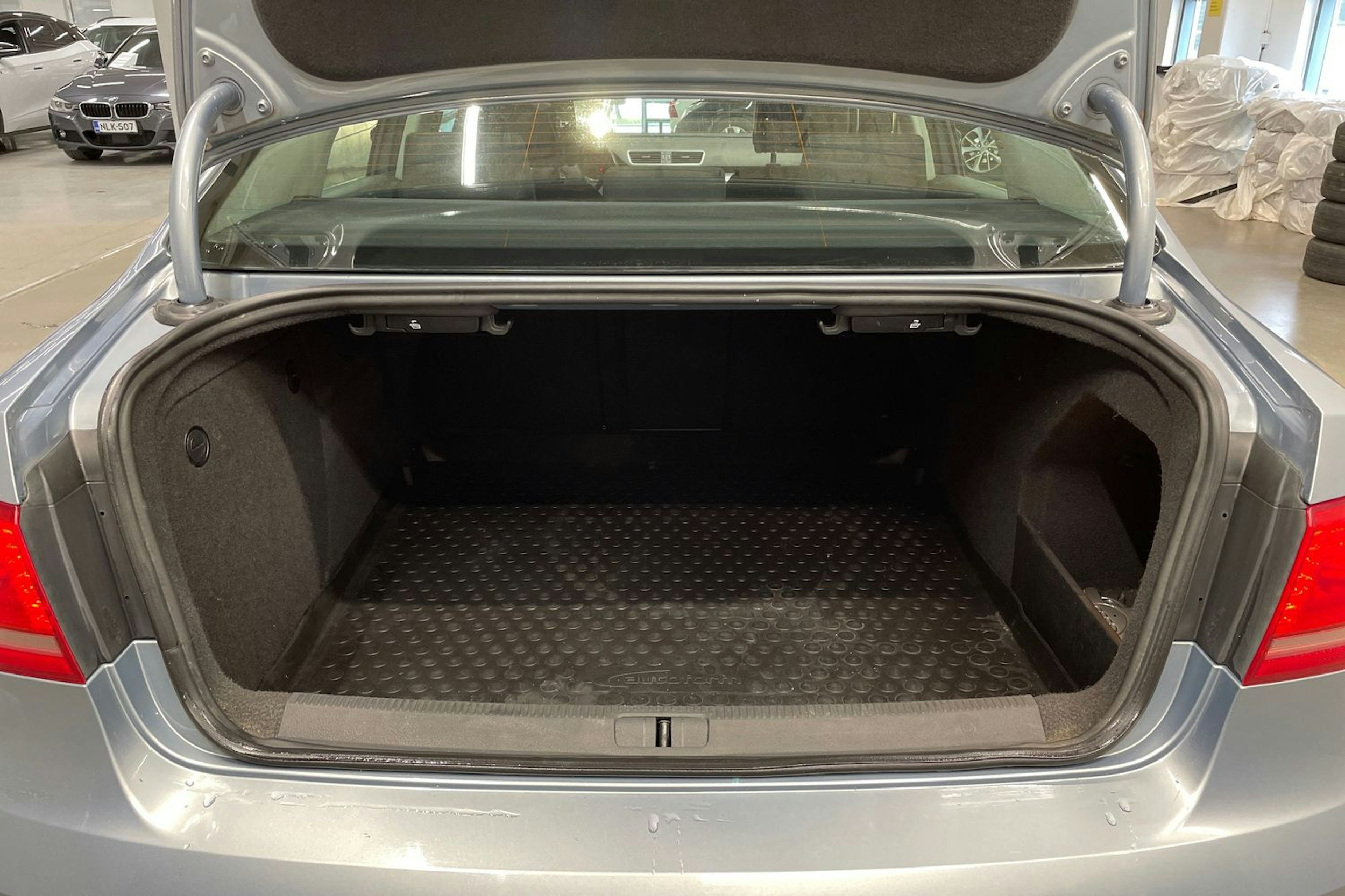Harmaa Volkswagen PASSAT 2013 kuva 14.