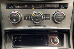 Harmaa Volkswagen PASSAT 2013 kuva 18.