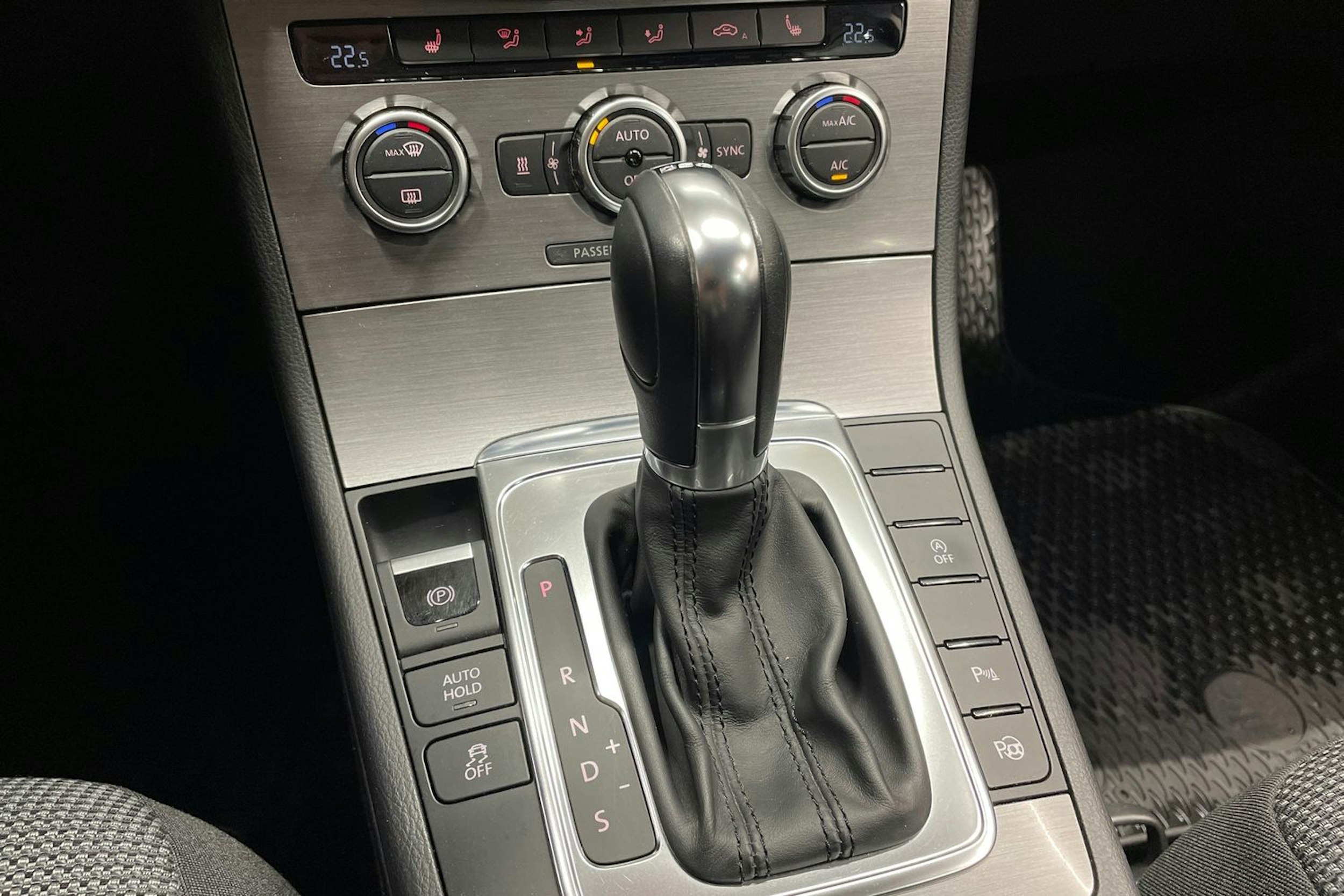 Harmaa Volkswagen PASSAT 2013 kuva 19.