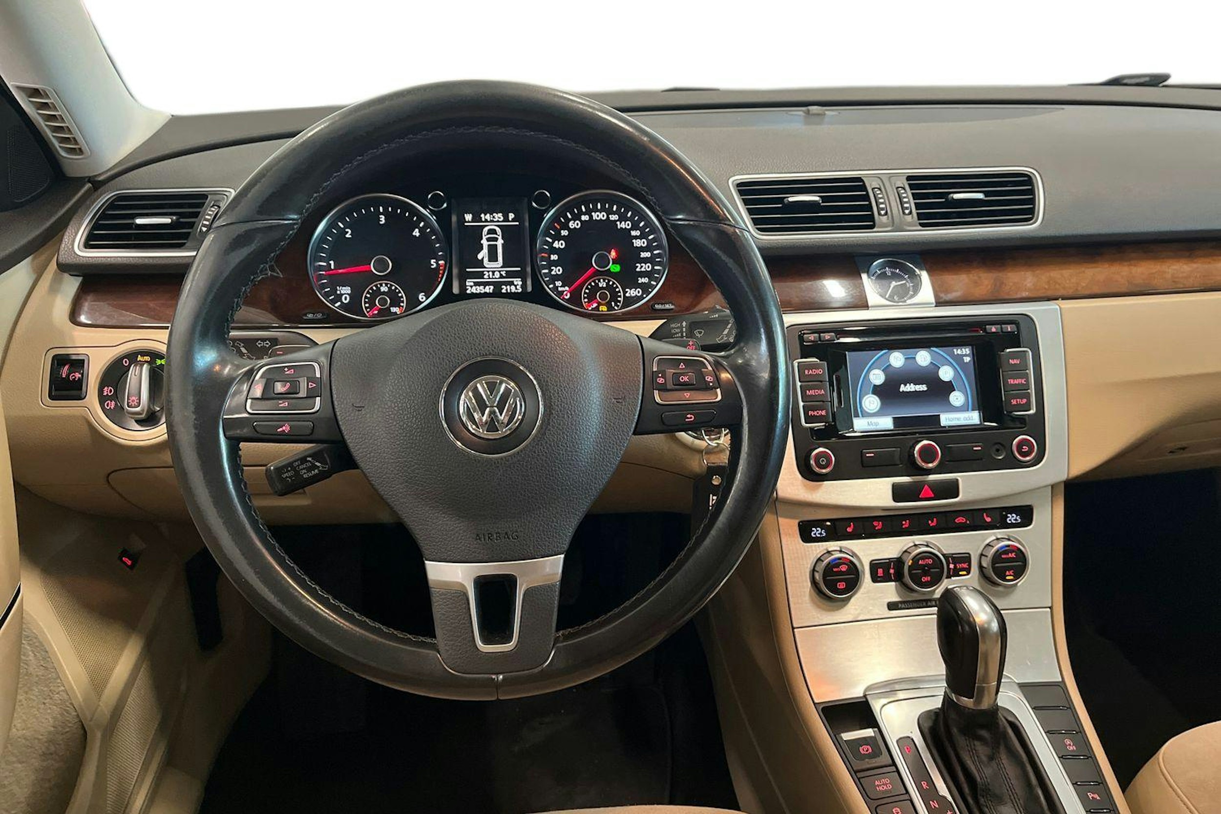 met. ruskea (beige) Volkswagen Passat 2013 kuva 9.