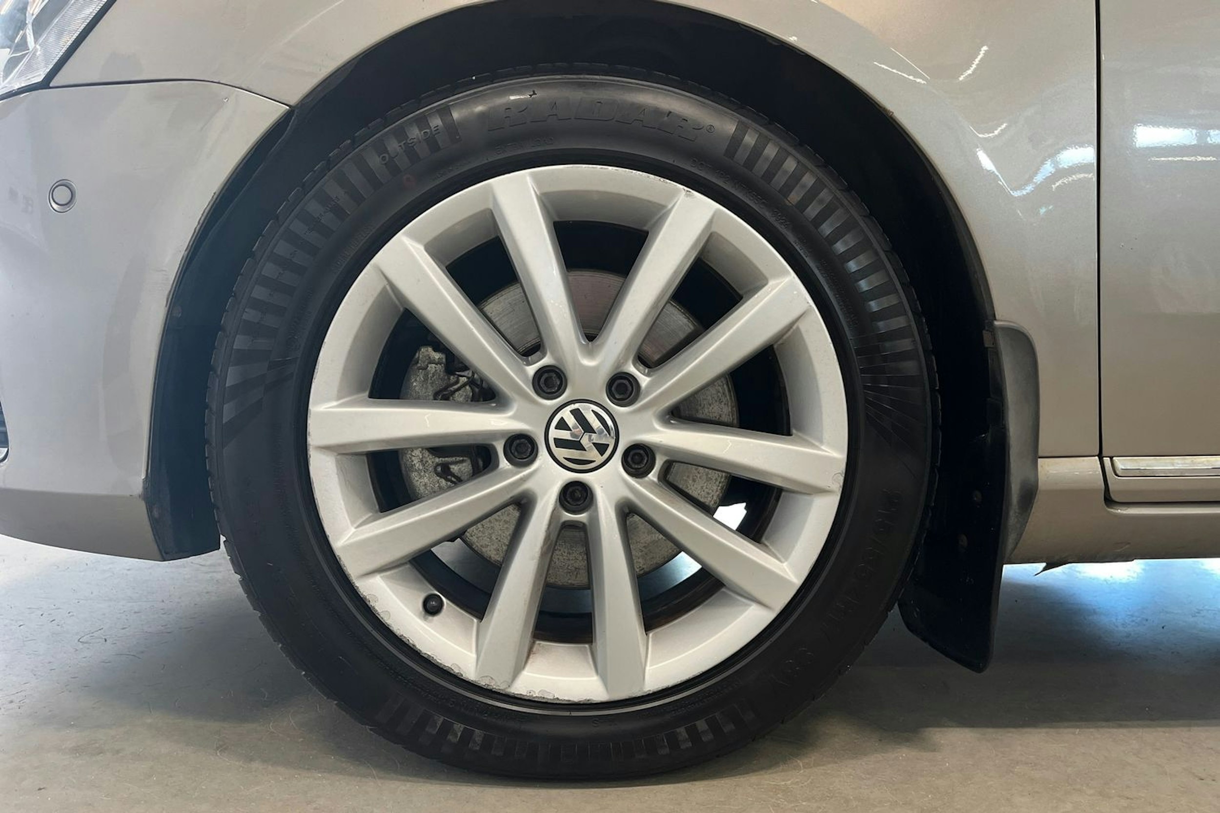 met. ruskea (beige) Volkswagen Passat 2013 kuva 11.