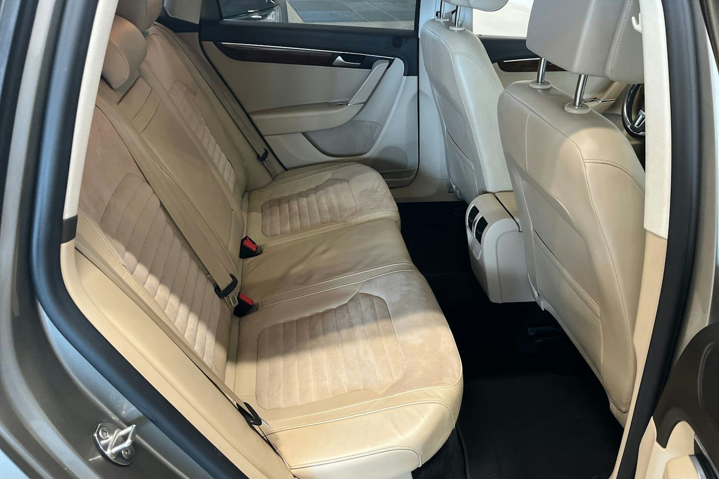 met. ruskea (beige) Volkswagen Passat 2013 kuva 16.