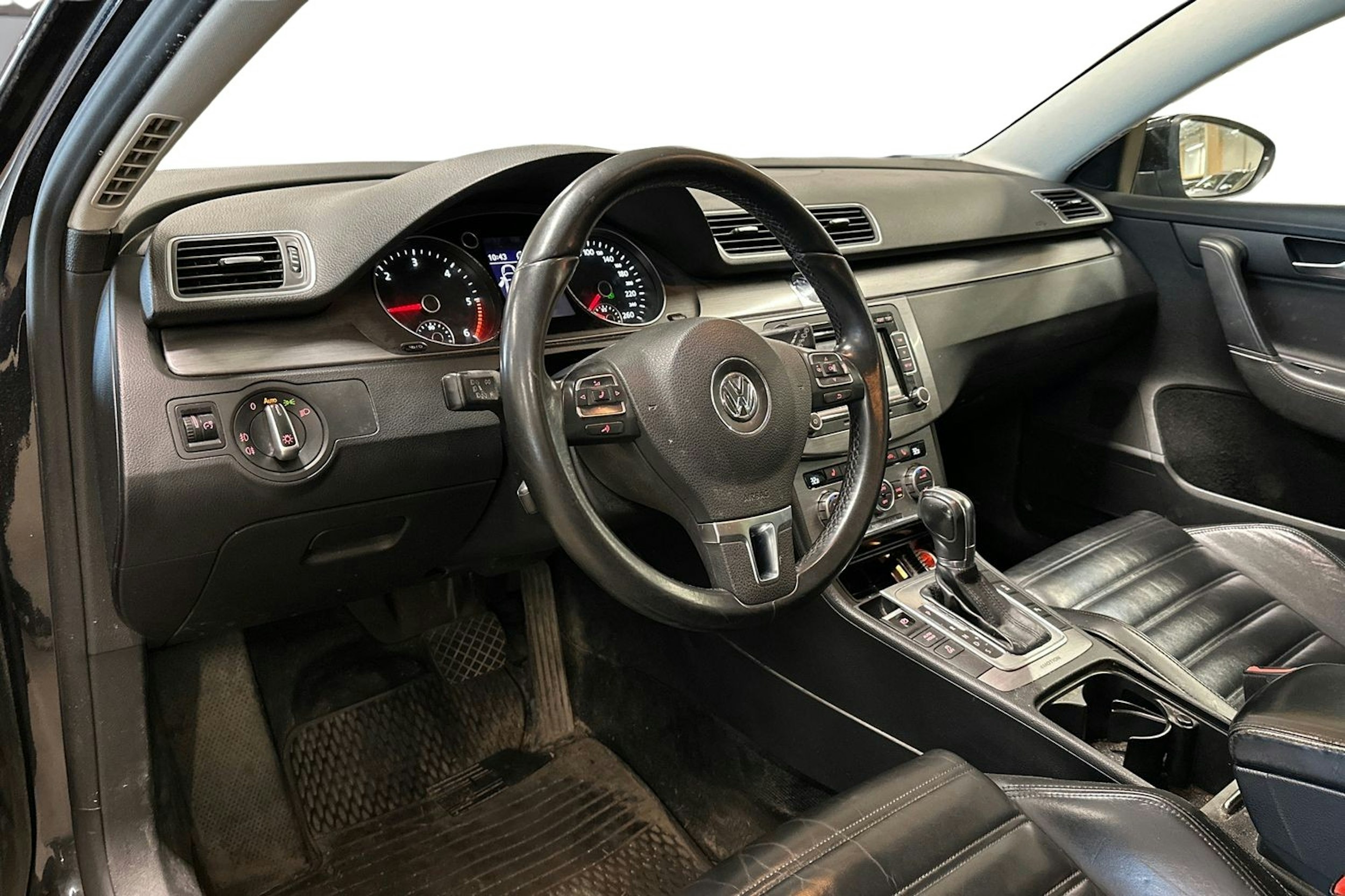 musta Volkswagen Passat 2013 kuva 3.