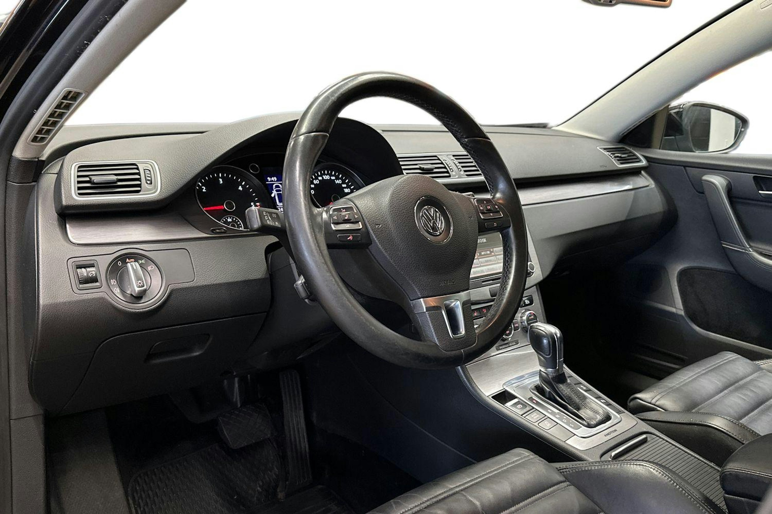 musta Volkswagen Passat 2013 kuva 7.