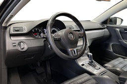 musta Volkswagen Passat 2013 kuva 7.