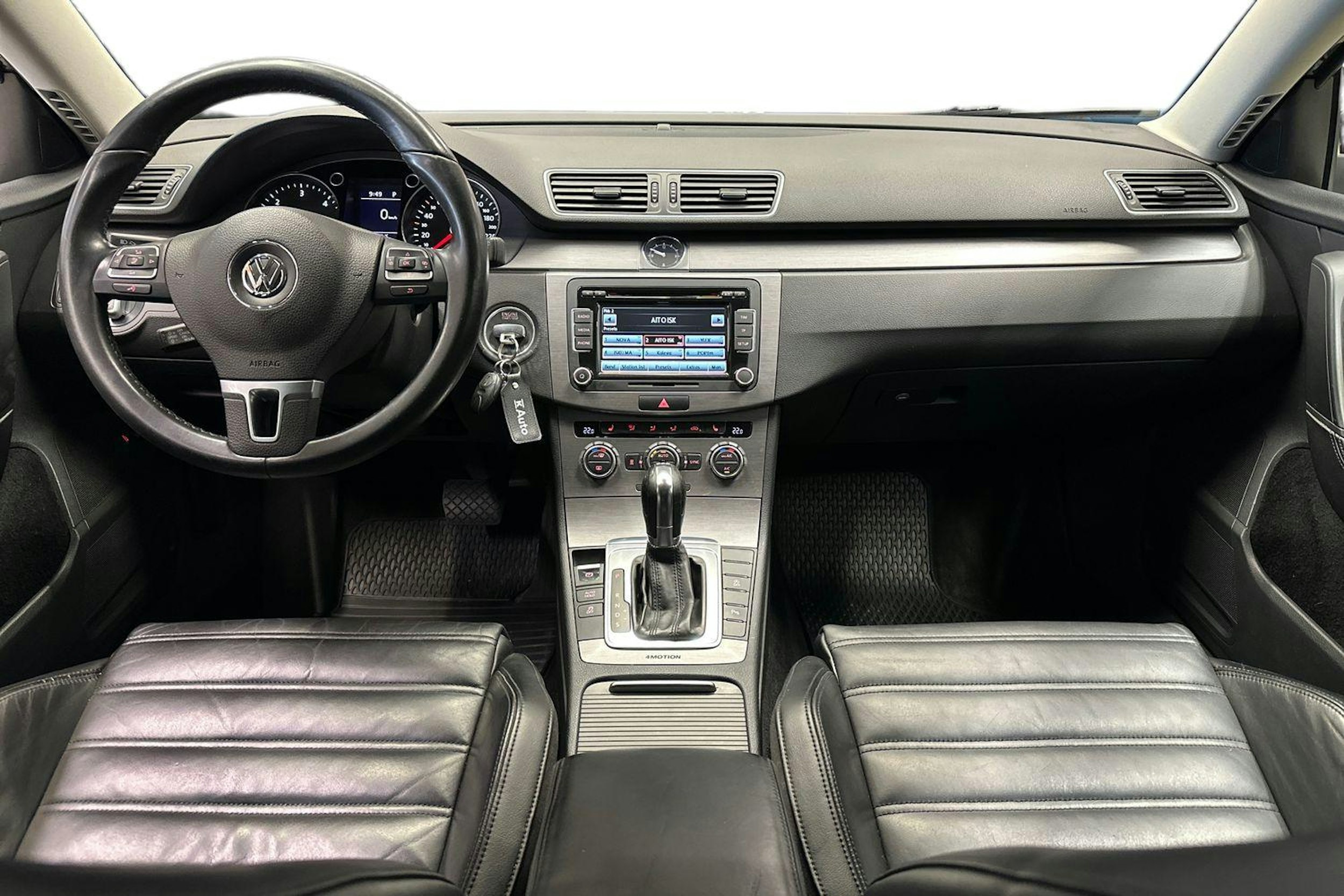 musta Volkswagen Passat 2013 kuva 9.
