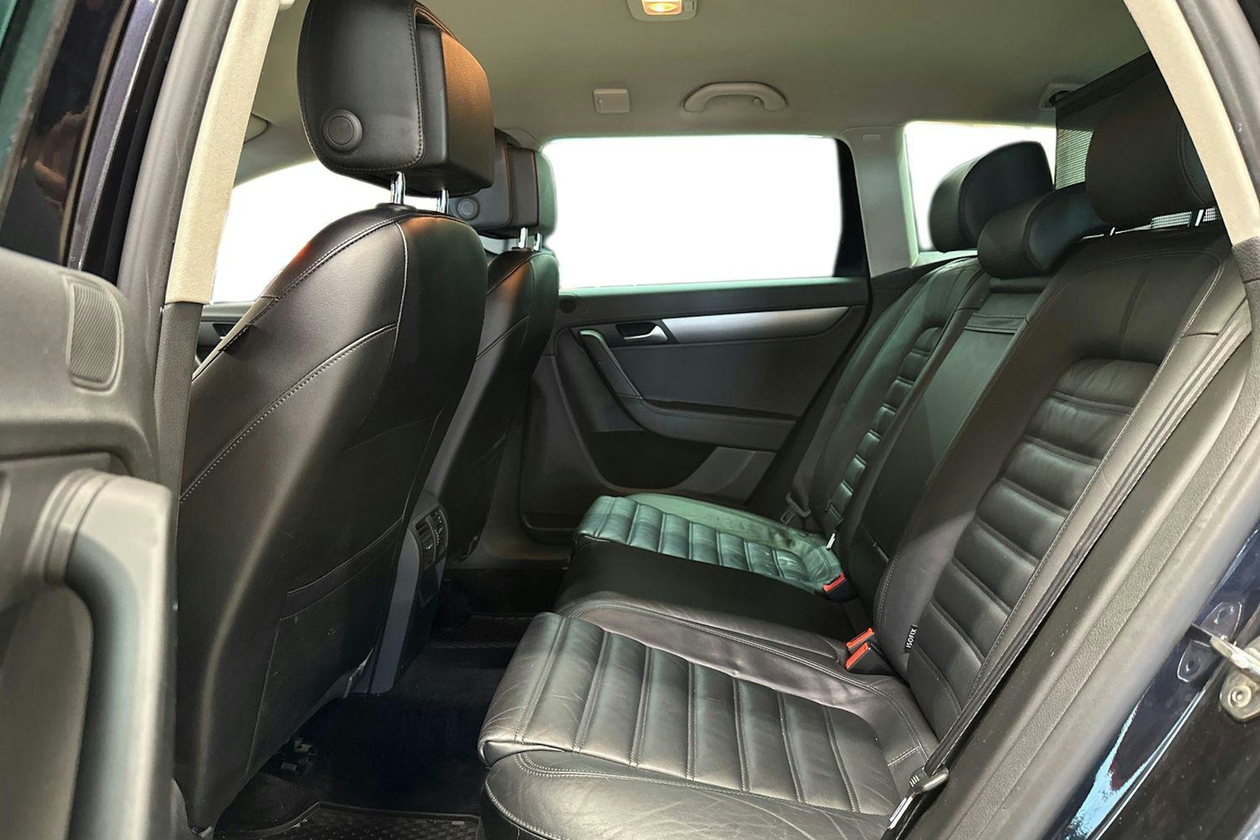 musta Volkswagen Passat 2013 kuva 10.