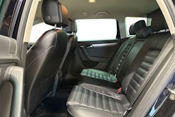 musta Volkswagen Passat 2013 kuva 10.
