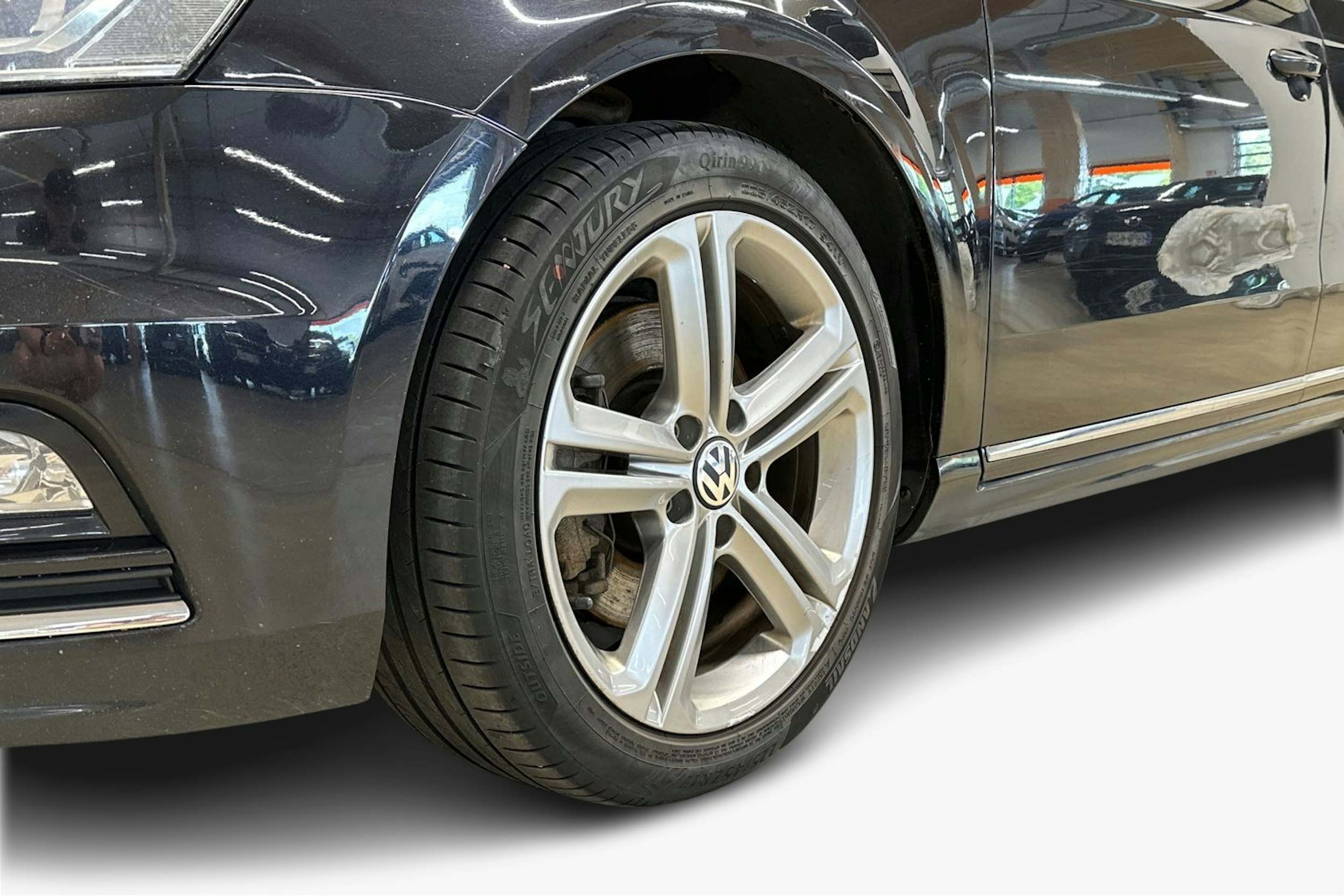 musta Volkswagen Passat 2013 kuva 11.