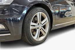 musta Volkswagen Passat 2013 kuva 11.