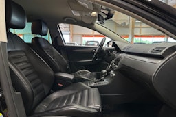 musta Volkswagen Passat 2013 kuva 15.