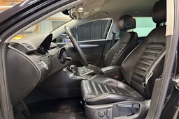 musta Volkswagen Passat 2013 kuva 17.