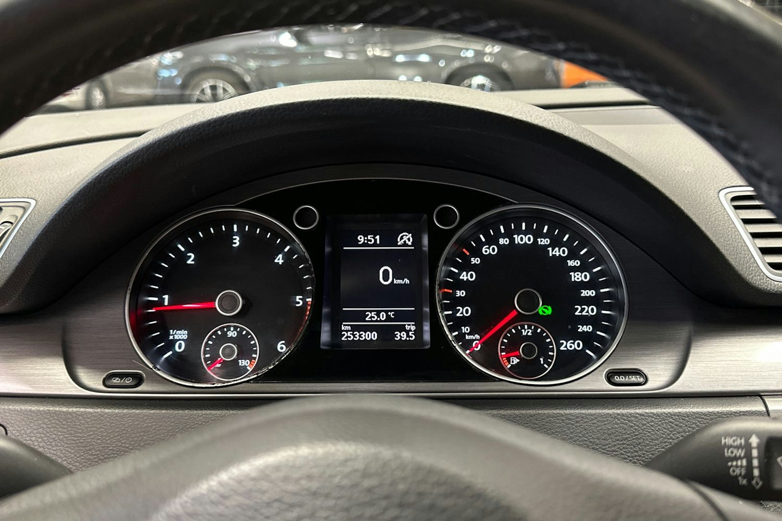 musta Volkswagen Passat 2013 kuva 22.