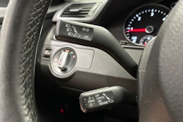 musta Volkswagen Passat 2013 kuva 23.