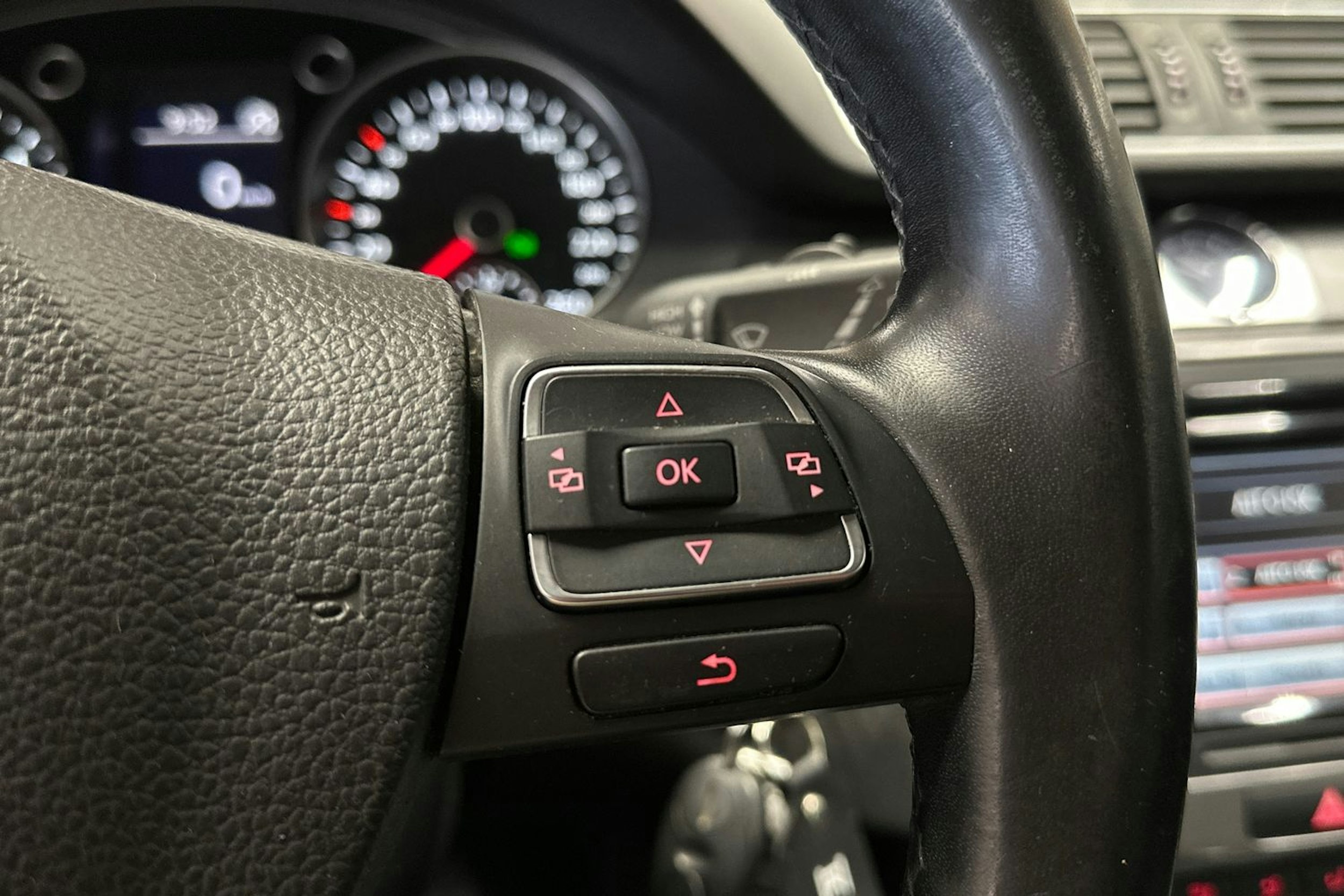 musta Volkswagen Passat 2013 kuva 26.
