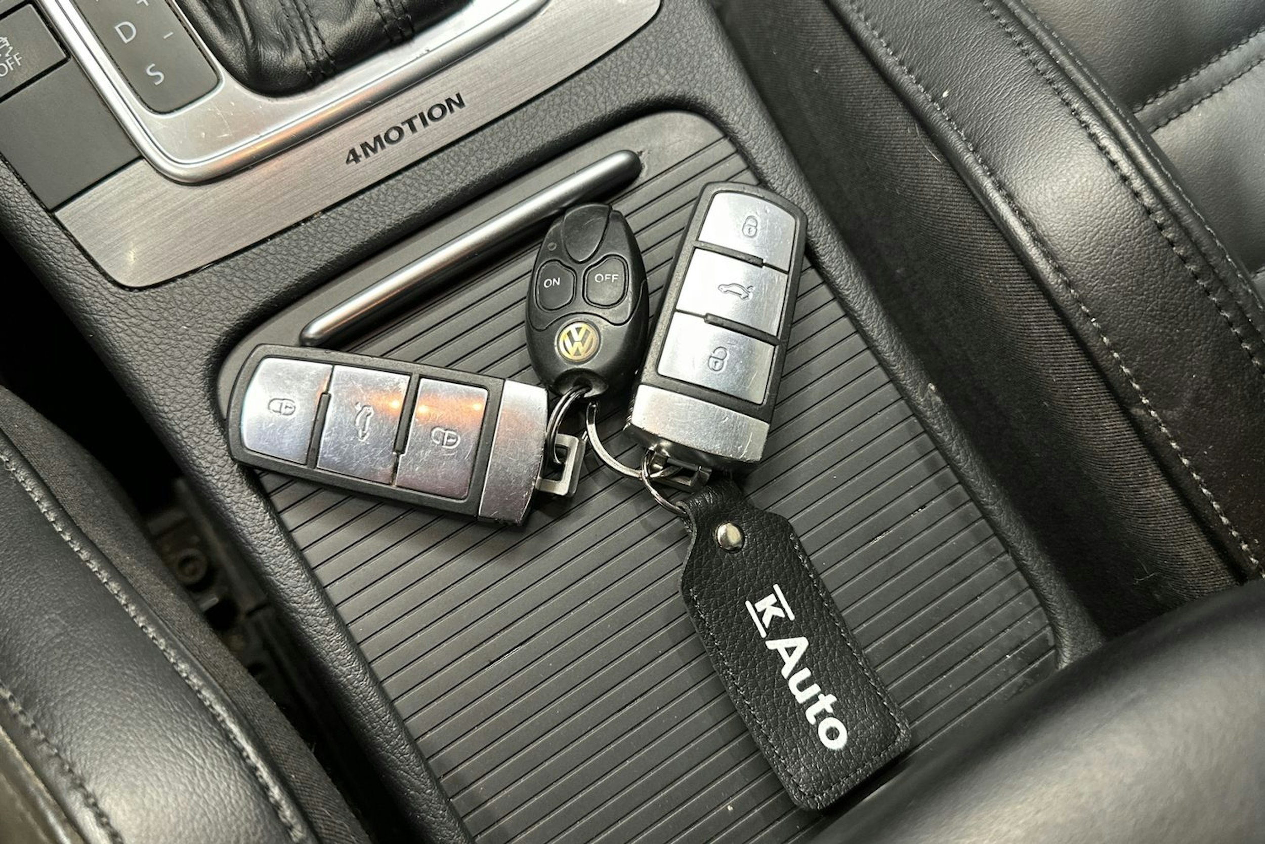 musta Volkswagen Passat 2013 kuva 29.