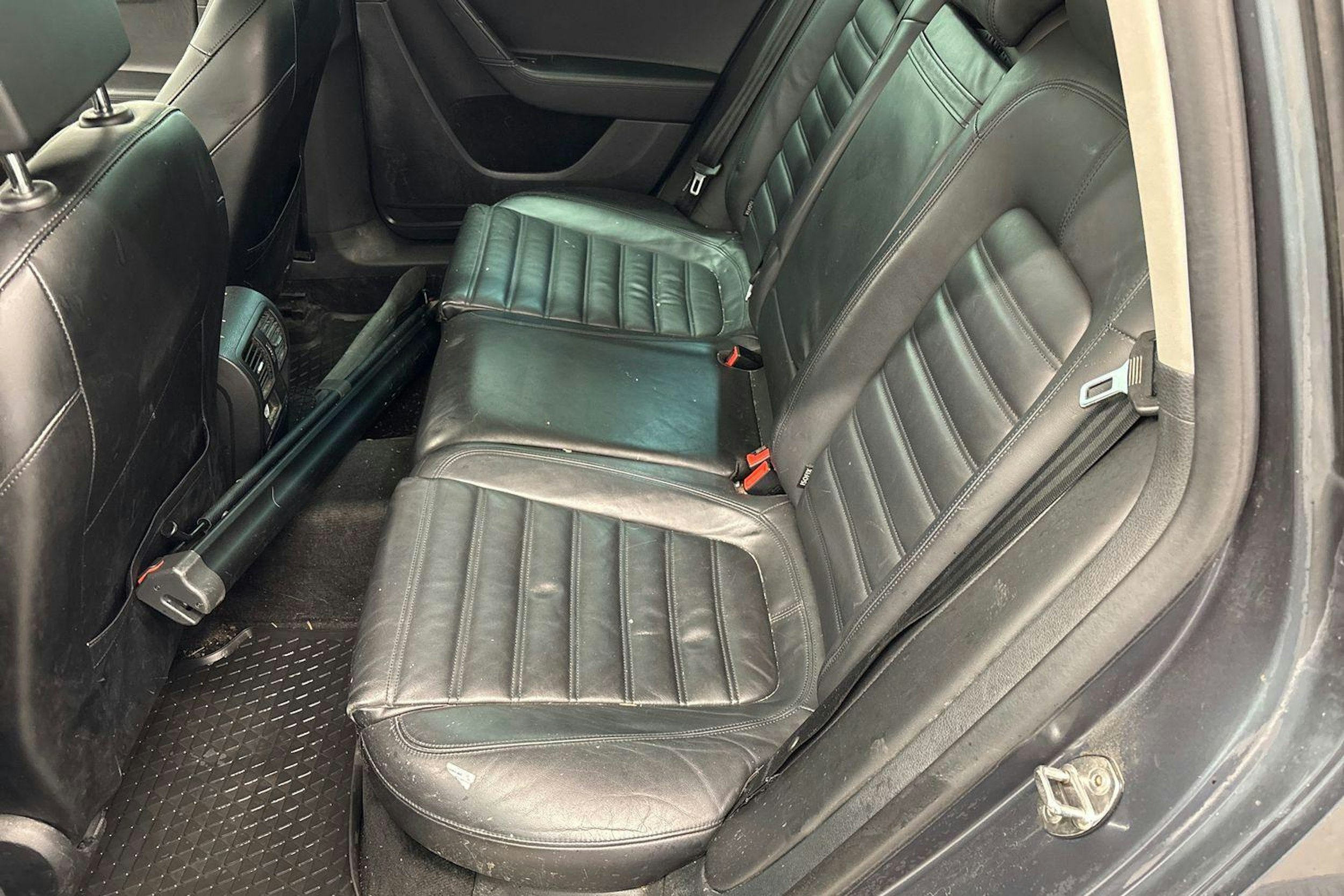 Harmaa Volkswagen PASSAT 2013 kuva 8.