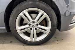 Harmaa Volkswagen PASSAT 2013 kuva 9.