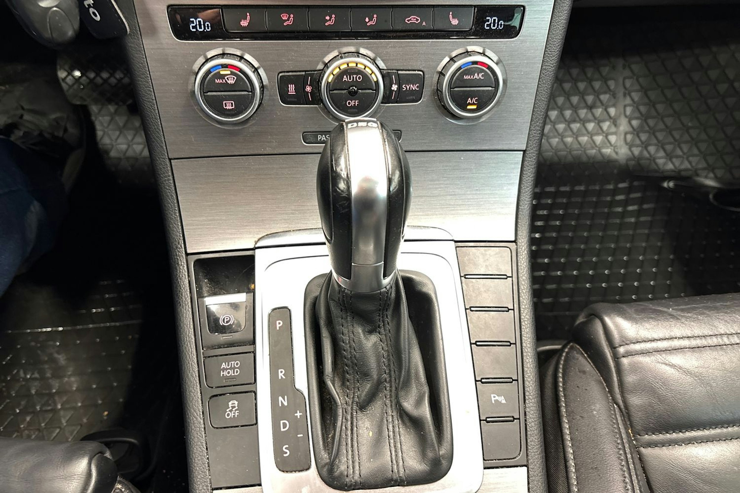 Harmaa Volkswagen PASSAT 2013 kuva 15.