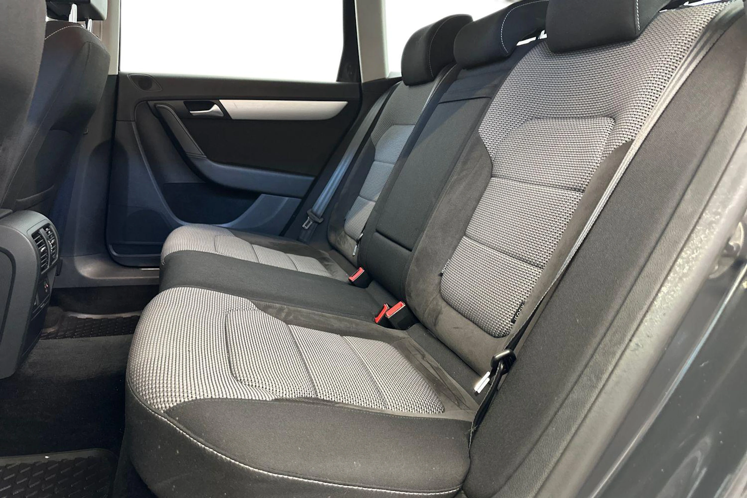 Harmaa Volkswagen PASSAT 2013 kuva 8.